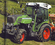 Foto eines vergleichbaren grnen Schmalspur-Traktors